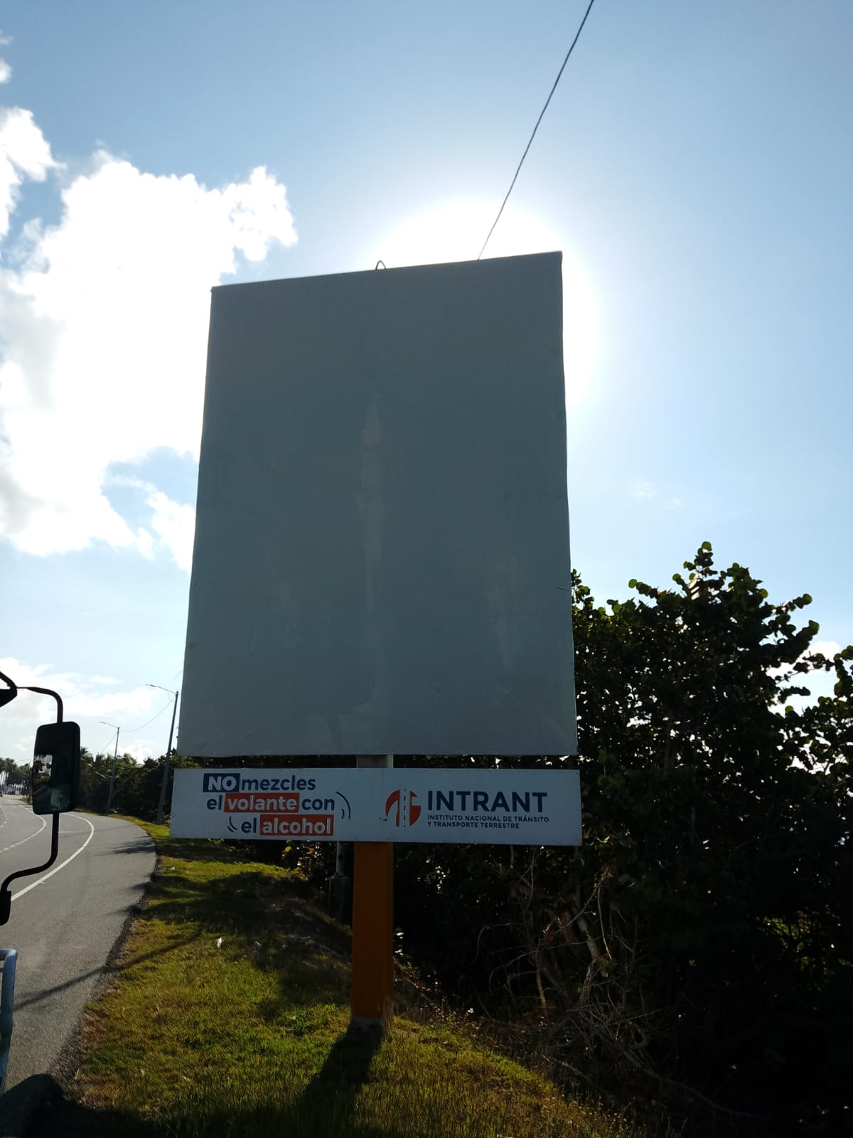Valla publicitaria en Autopista de las Américas